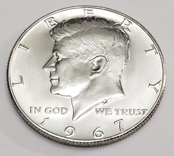 1967 P KENNEDY HALF DOLLAR  *40% SILVER*  **FREE SHIPPING**