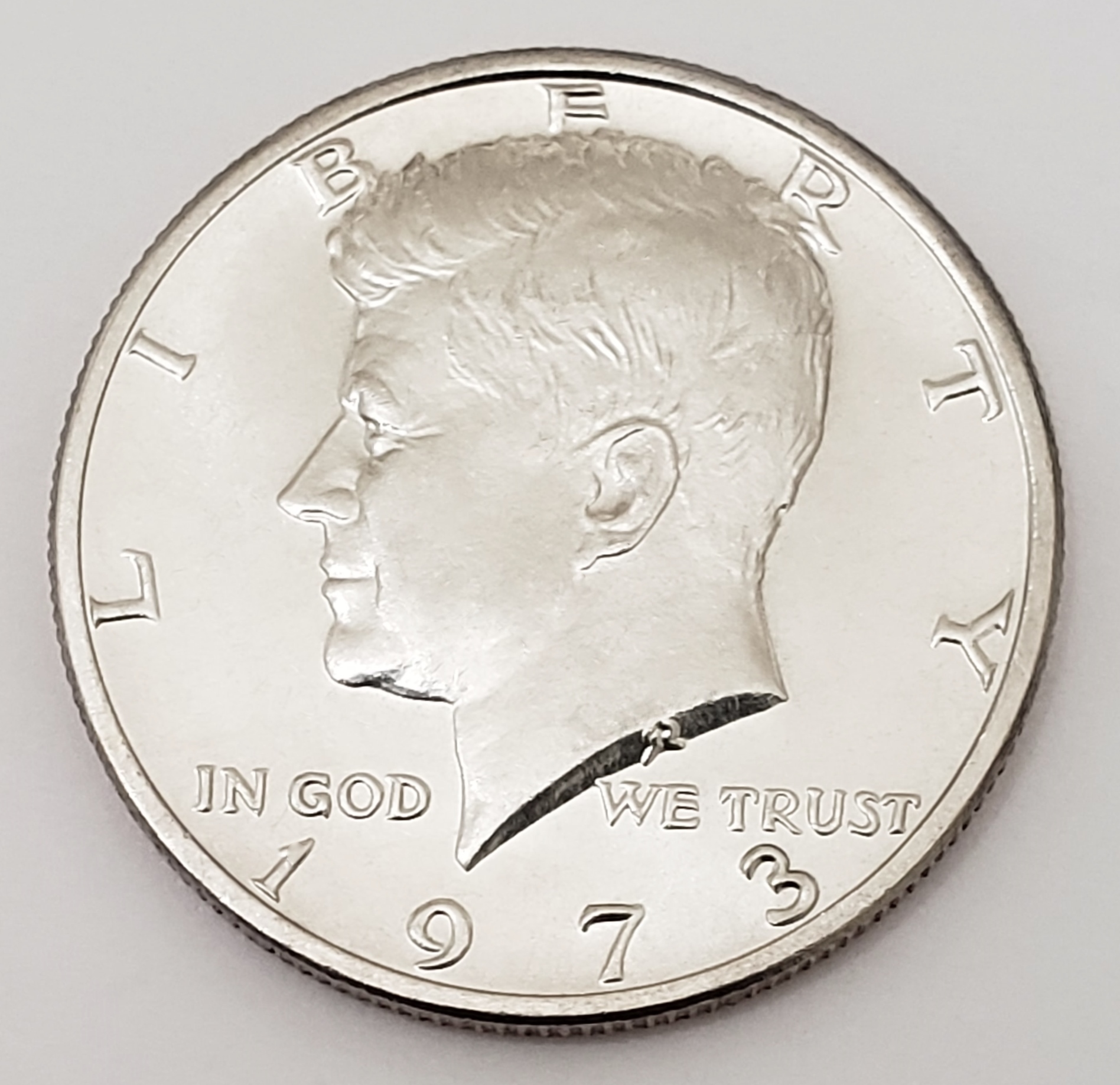 1973 P KENNEDY HALF DOLLAR **FREE SHIPPING**