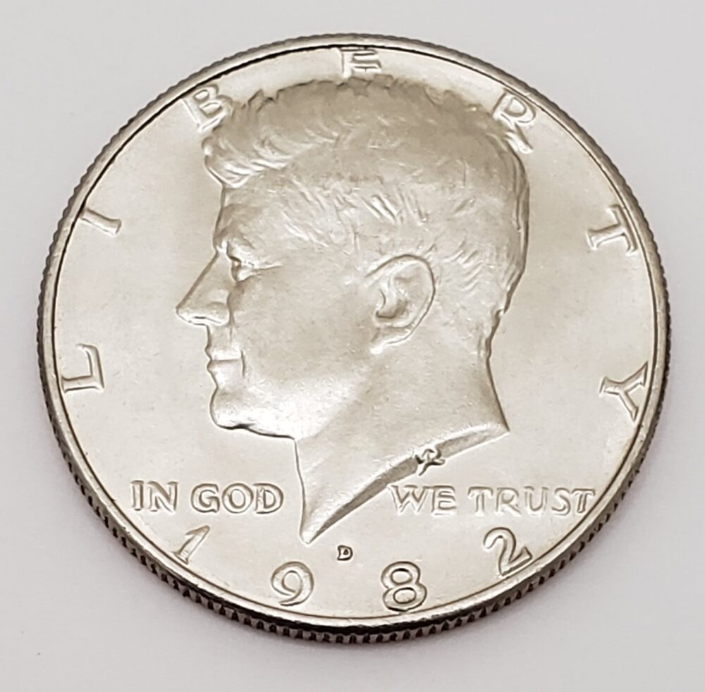 1982 D KENNEDY HALF DOLLAR **FREE SHIPPING**