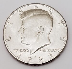 1983 P KENNEDY HALF DOLLAR  **FREE SHIPPING**