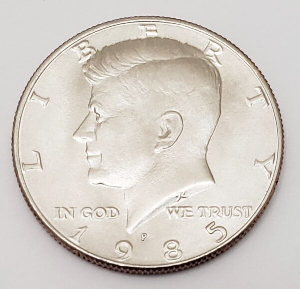 1985 P KENNEDY HALF DOLLAR  **FREE SHIPPING**