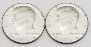 1986 P & D KENNEDY HALF DOLLAR SET (2 COINS)  **FREE SHIPPING**