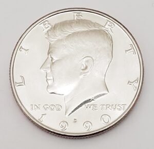 1990 D KENNEDY HALF DOLLAR  **FREE SHIPPING**