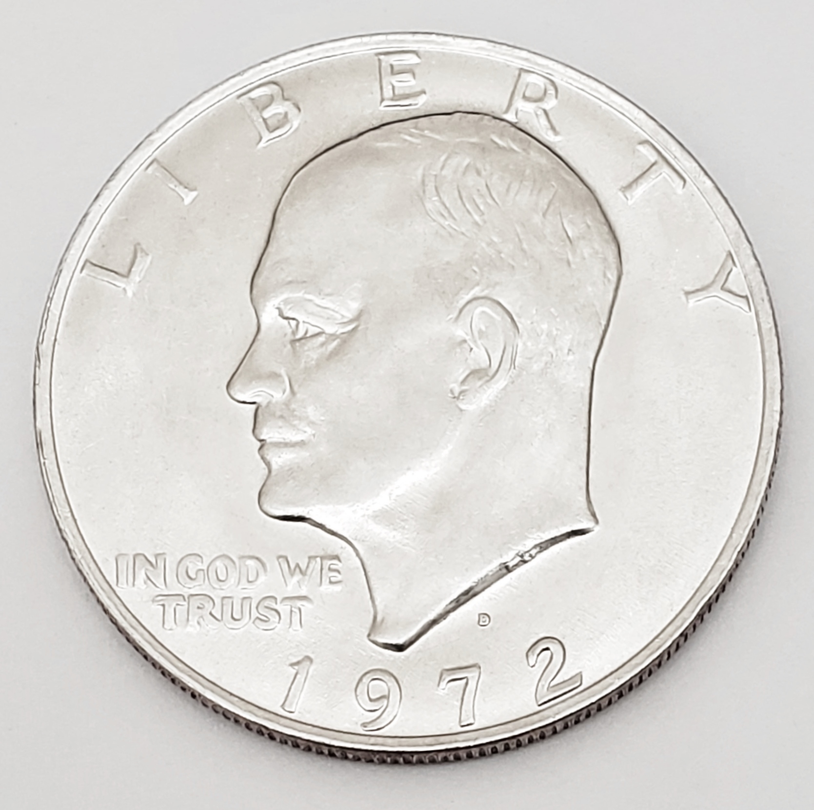 1972 D Dwight D. Eisenhower (IKE) Dollar Coin **FREE SHIPPING**